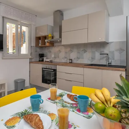 House Polus Vikendica